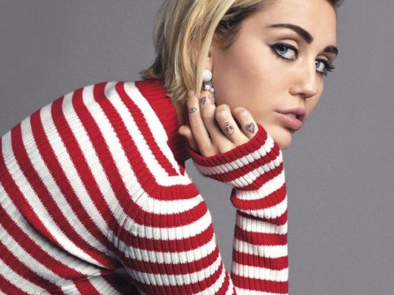 Miley Cyrus 竟然靜悄悄的出現在電影《銀河守護隊 2》中,看看你能否發現她