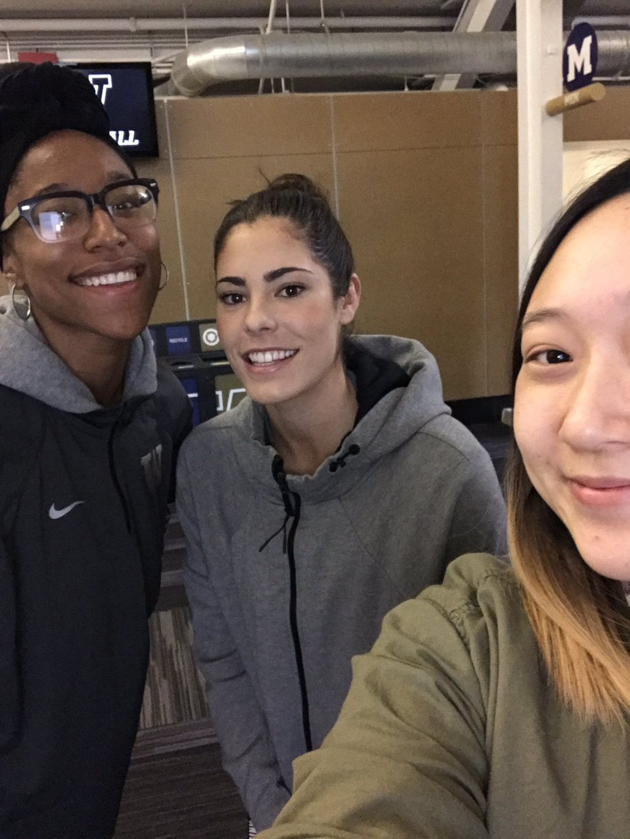神扯!這位正妹在 NBA 球場扔衣服到觀眾席 「怪物級臂力」讓網友都驚呆了!