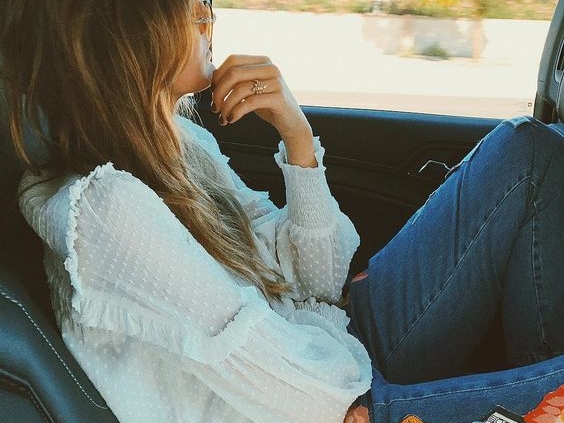 午後街頭下的 90 年代懷舊質感：Topshop 釋出全新春季 Statement Denim 系列型錄