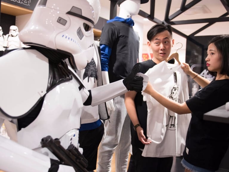 STAR WARS 星際大戰40周年 UNIQLO攜手當代藝術家 重新演繹星際大戰 打造個性UT