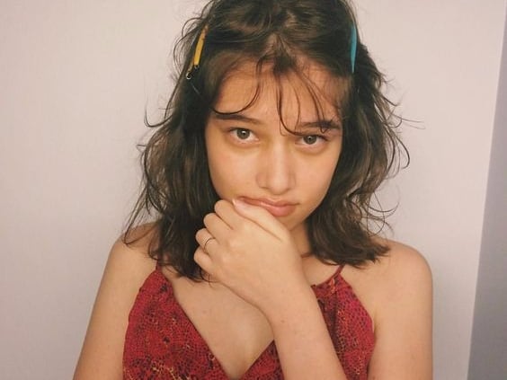 自然捲女孩的絕望告白：「我一輩子都在想盡辦法與我的頭髮抗戰」