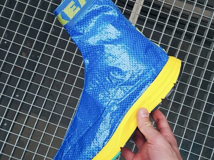 網友將 Balenciaga 的人氣鞋款 Speed Trianer 改造成了 IKEA 版。