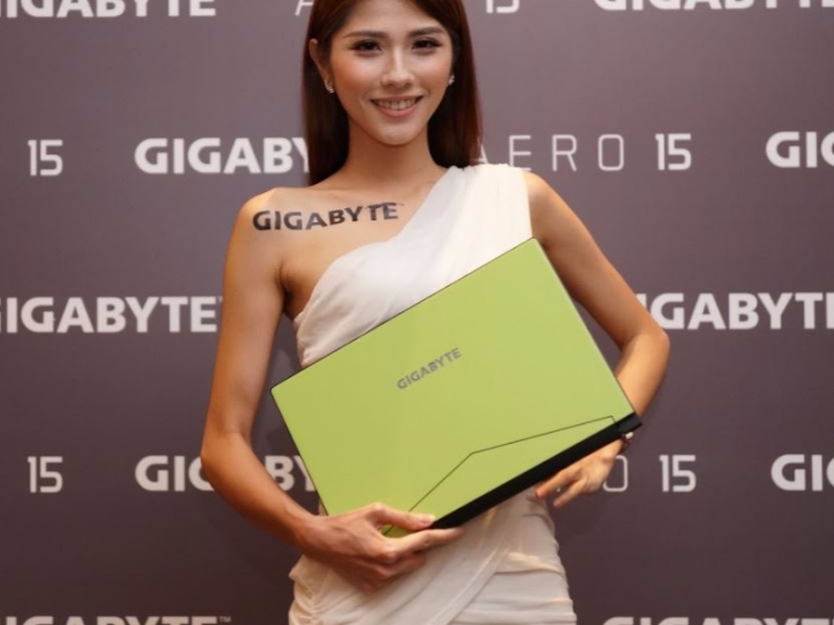 全球最薄邊框 GIGABYTE AERO 15強效筆電驚艷登台！ 搭配X-Rite™ Pantone®認證面板 還原真實影像色彩 打造專業工作必備效能