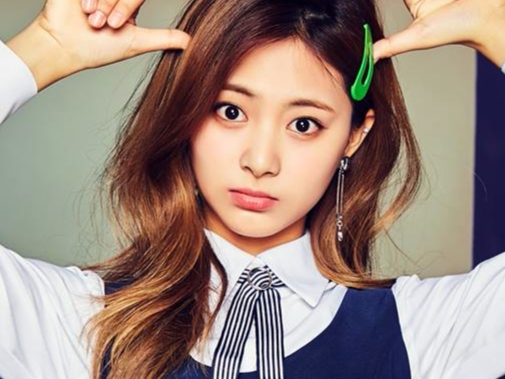 TWICE 新專輯《SIGNAL》即將推出　團員形象照大走超能力風！
