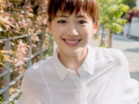 坂口健太郎、綾瀨遙要談戀愛了！兩人 3 度合作，雙主演的 2018 電影《今夜，在浪漫劇場》