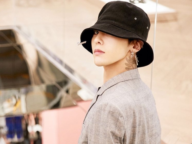 【騷貨到！】一個回眸捧紅漁夫帽？別傻了，G - Dragon 自己也在追逐流行