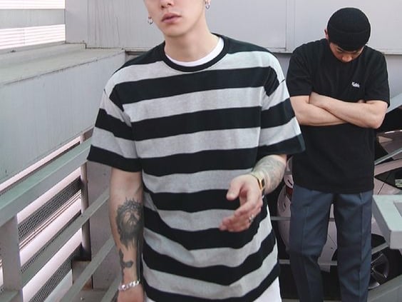 男孩穿搭最強單品！非「條紋控」也必學的造型 4 公式