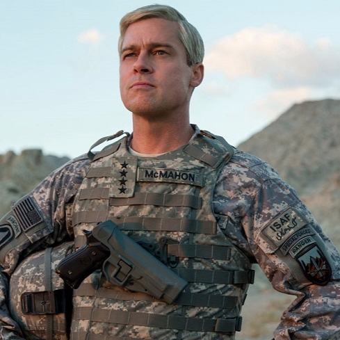 他果然很適合飾演帥氣軍人！Brad Pitt 主演 Netflix 最新原創電影《戰爭機器》預告出爐！