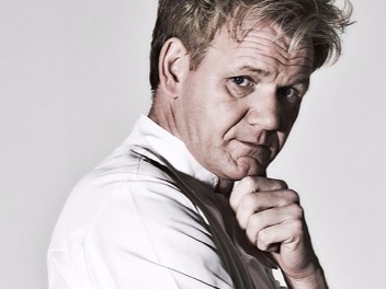 鑲著 17 顆米其林星的男人當起西餐學徒？ 「Gordon Ramsay」竟然這樣惡作劇 
