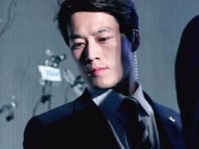 南韓新總統文在寅上任，身邊保鑣太帥引起媒體關注！