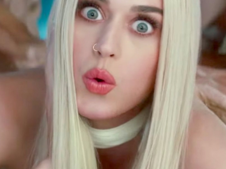 視覺上的衝擊!Katy Perry 新歌《Bon Appétit》MV 會令你「Enjoy Your Meal」嗎⋯⋯?