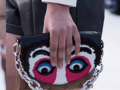 歌舞伎面具也能喚醒物慾?Louis Vuitton 2018 早春手袋,完美地向日本時裝大師山本寬齋致敬!