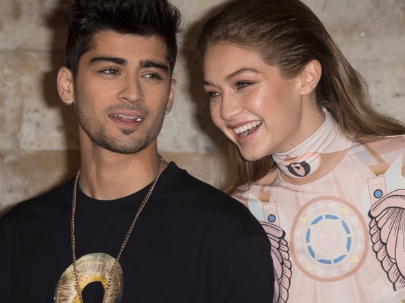 情侶裝一定要一式一樣?來看看 Gigi 和 Zayn 如何利用粉紅色演繹具個人風格的 Couple Outfit!