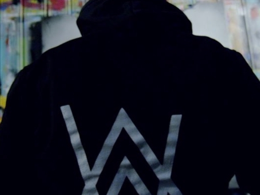 Alan Walker 全新單曲〈Tired〉進入最後倒數階段！這次的你將扮演什麼角色？