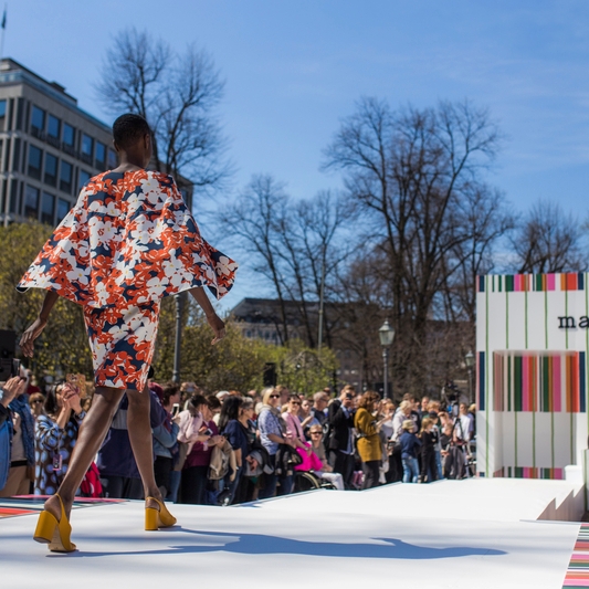 Marimekko於赫爾辛基Esplanade Park舉行年度公開戶外時裝秀