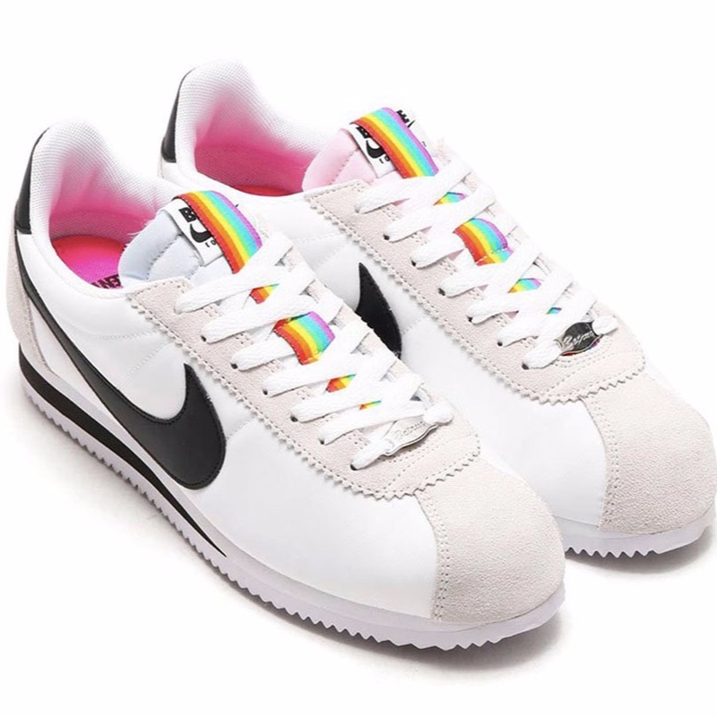 愛最大不要怕！Nike 阿甘鞋「同志驕傲月」再推最新彩虹款　隨鞋小禮超有心！