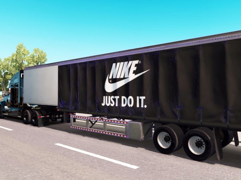 一輛裝滿 Nike 球鞋的運貨卡車被洗劫一空