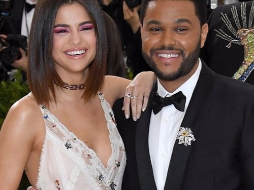 Selena首度證實!這段跟The Weeknd的感情跟小賈的很不同!