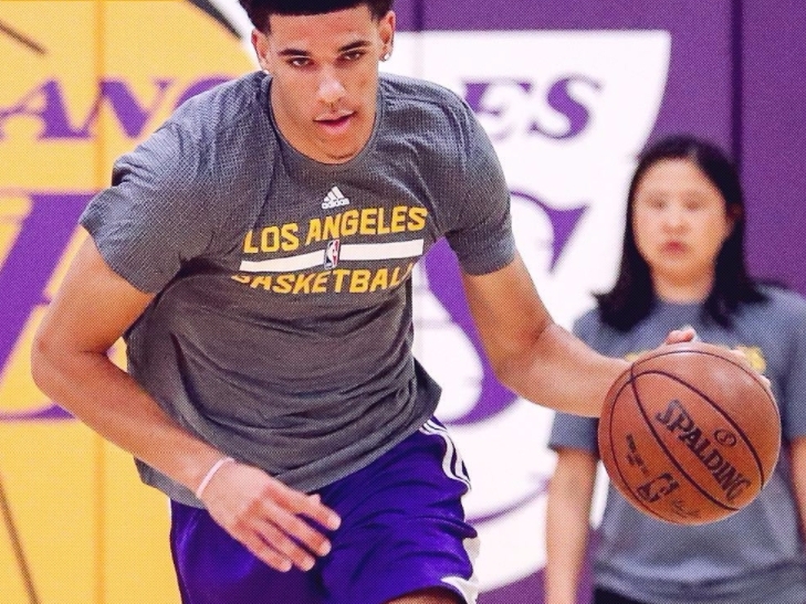 球哥 Lonzo Ball 正式參加湖人隊試訓！受訪時自信回答：「湖人隊需要我」