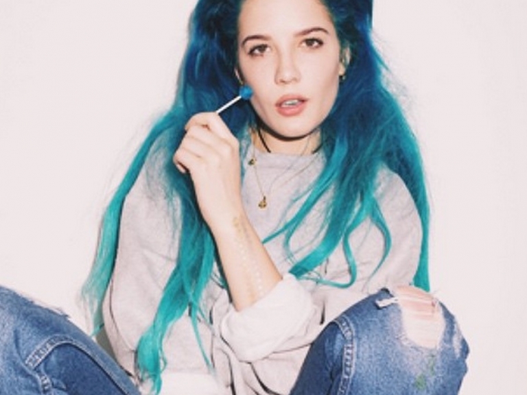 公司原想找凱蒂佩芮合唱《Strangers》 Halsey 卻堅持:我要真的女同志歌手!