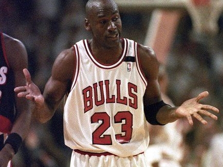 一看哪 12 位 NBA 球星靠他們的簽名球鞋獲利數百萬以上美元