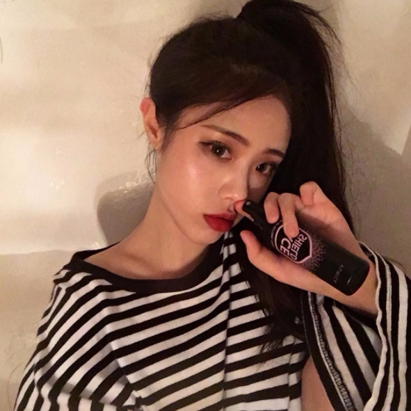 韓國女生打造持久妝容的秘密武器！有了這 3 件法寶，從此再也不知道什麼叫溶妝！