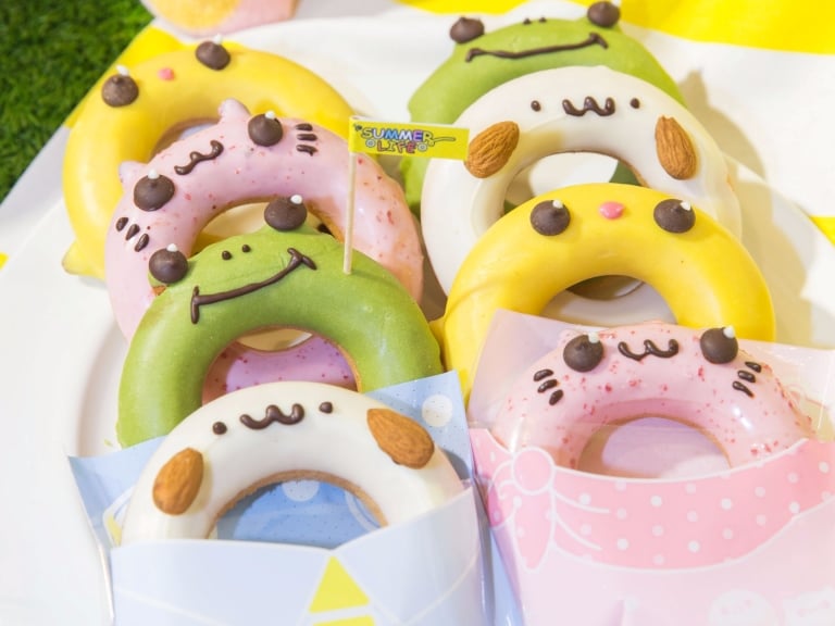Mister Donut打造全新「藍莓系」超萌動物造型甜甜圈、宇宙人聯名商品，搶攻暑假商機！