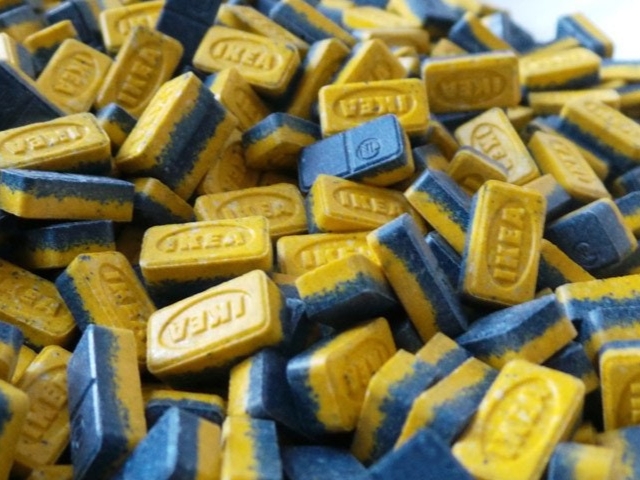 刻有 IKEA 字樣的藍黃色迷幻藥導致一人死亡多人入院