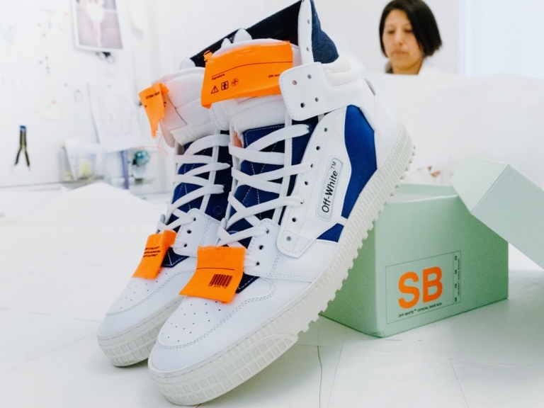 OFF-WHITE 全新鞋款「Off-Court」將於巴黎 EM PTY GALLERY 率先發售