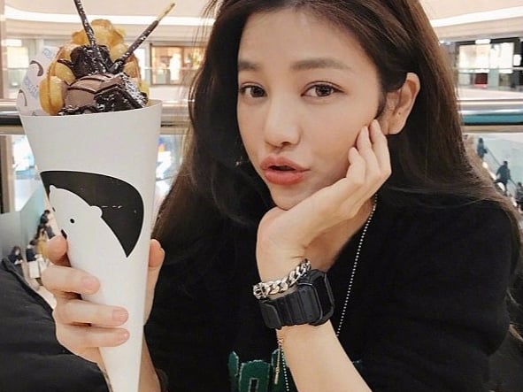 許路兒新一代美魔女紅到國外　驚艷英國媒體！