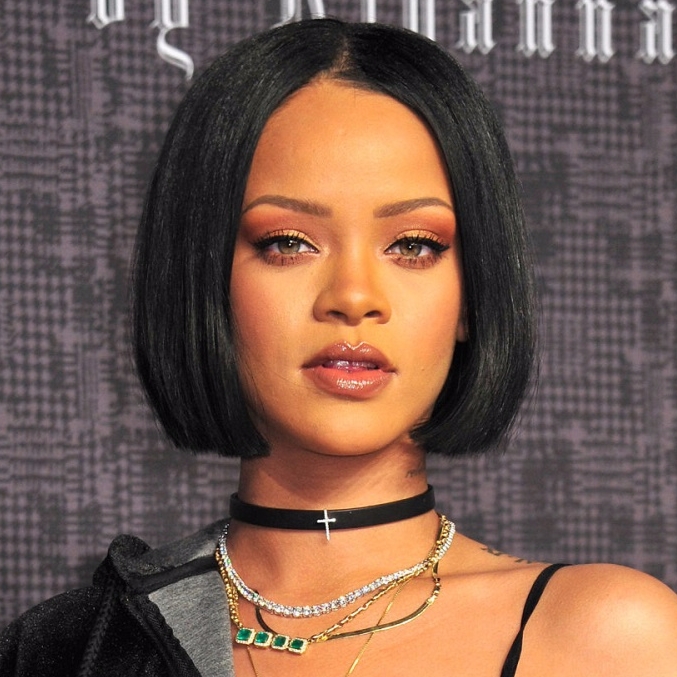 粉絲第一次失戀心痛難耐，Rihanna 竟親自回覆 DM 給予療傷期建議！
