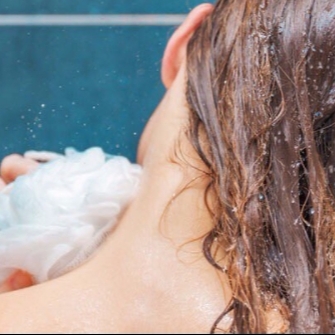 皮膚敏感的根源原來是它？這個很多女生都有的洗澡習慣，讓皮膚科專家大叫「Stop！」