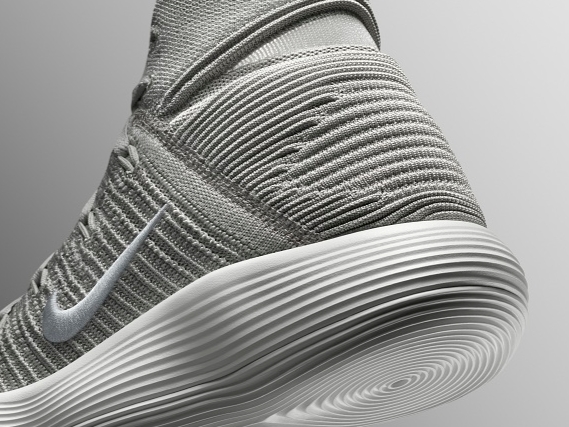 剛剛問世的 React 中底科技，但卻和 NIKE 的未來息息相關