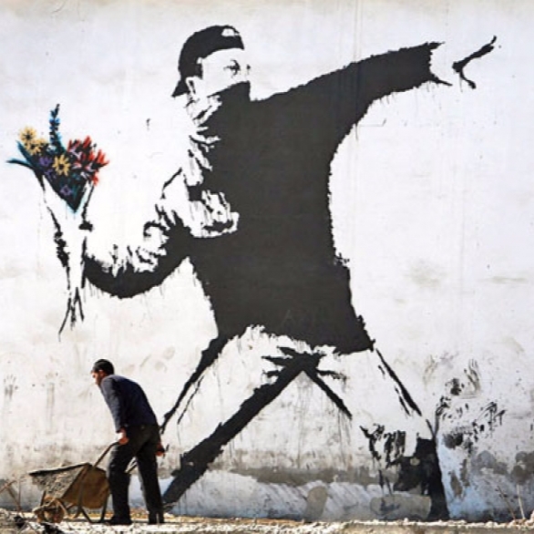 神秘塗鴉藝術家 Banksy 身分曝光？被爆居然是這一位超有名的樂團成員！