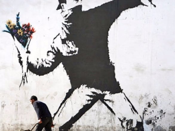 神秘塗鴉藝術家 Banksy 身分曝光？被爆居然是這一位超有名的樂團成員！