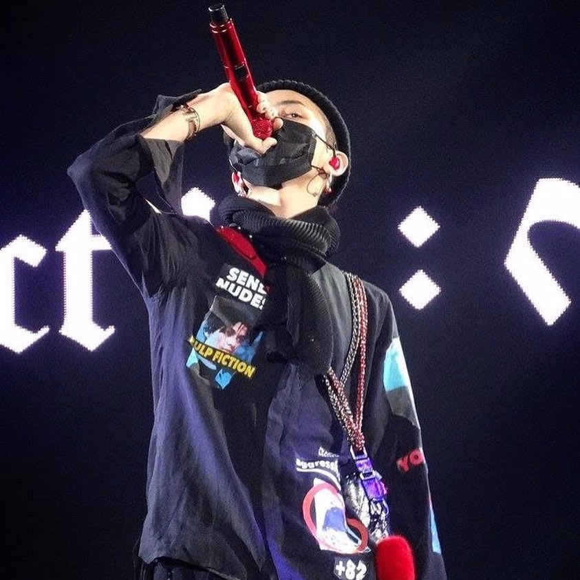 哥就是夯！G-Dragon 世界巡迴演唱會《新加坡站》，最新造型穿搭！