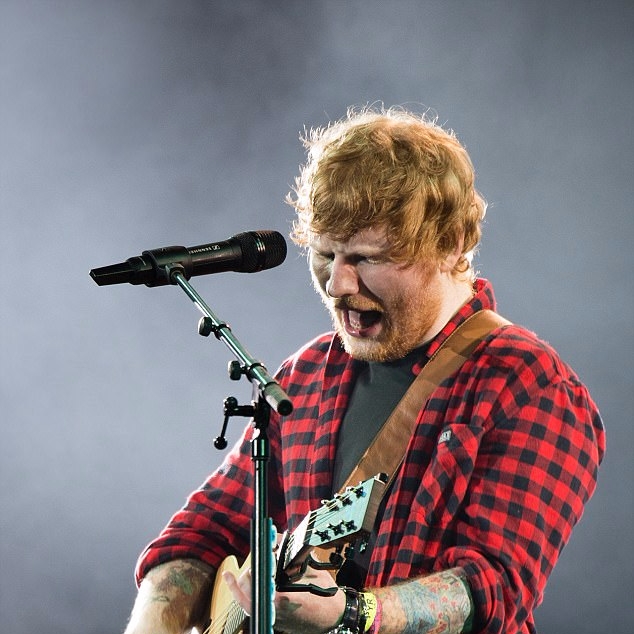 被質疑 live 演唱還「偷放 CD」當背景　紅髮艾德驚訝：從沒想到自己會被懷疑...