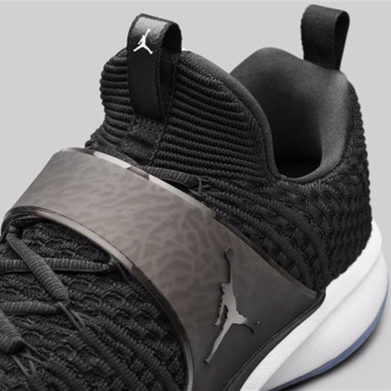 JORDAN TRAINER 2 FLYKNIT登場