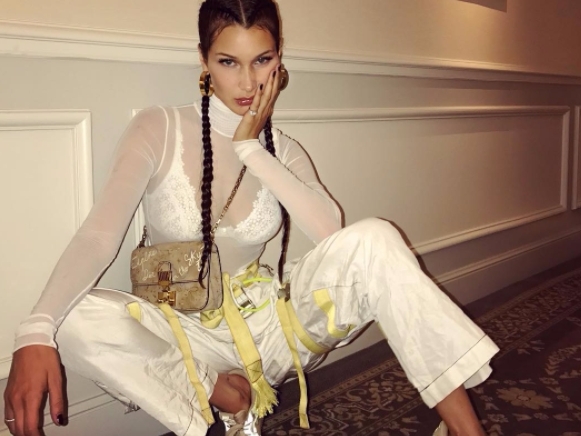 永遠玩不厭的變髮遊戲，Bella Hadid 回歸長髮並示範最潮的 Boxer 辮子 Look