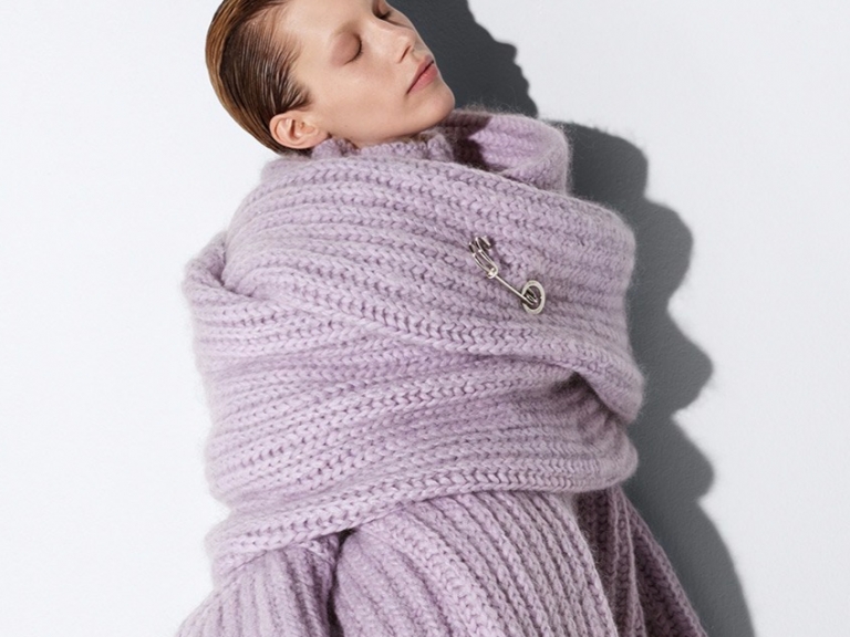 瑞典品牌 Acne Studios 爆球鞋抄襲爭議　Nike 經典的這一雙疑似被「致敬」了...