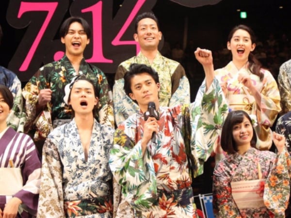 《銀魂》真人版電影日本首映　小栗旬浴衣登場擋不住的帥氣！