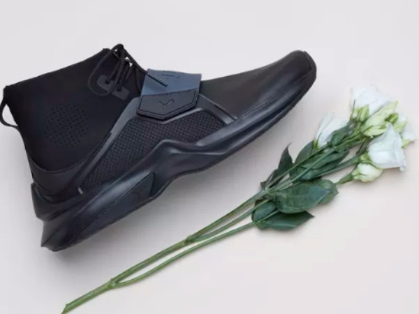 超帥！蕾哈娜 x PUMA Fenty 全新系列鞋款上架　高筒設計潮又霸氣！
