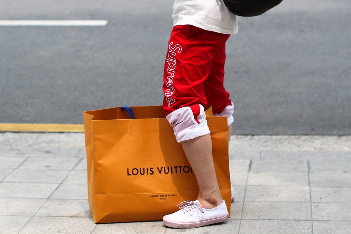 Louis Vuitton x Supreme 首爾發售現場，比耐力還要比行頭
