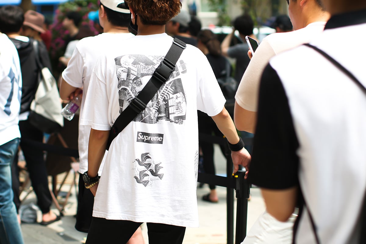 Louis Vuitton x Supreme 首爾發售現場，比耐力還要比行頭