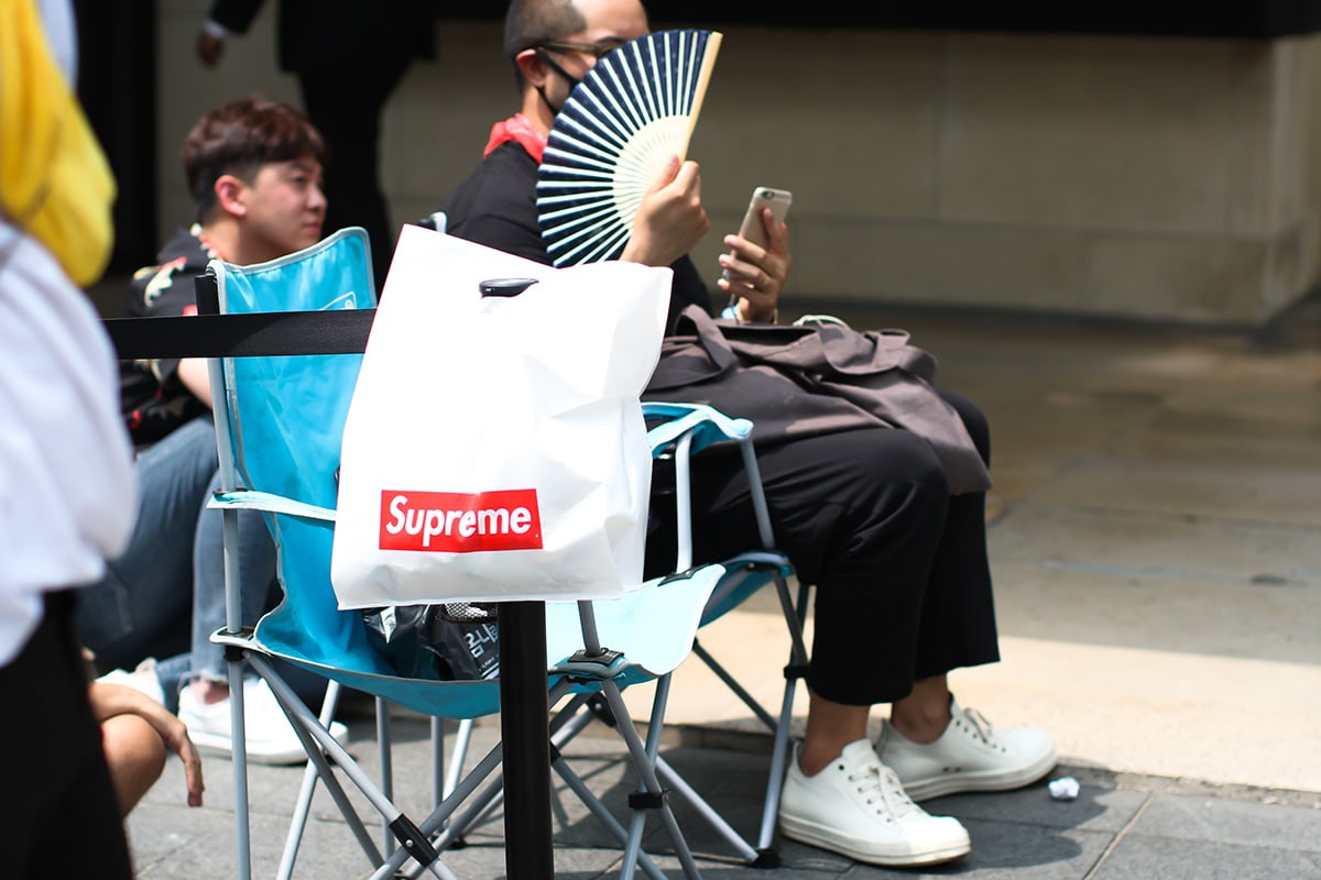 Louis Vuitton x Supreme 首爾發售現場，比耐力還要比行頭