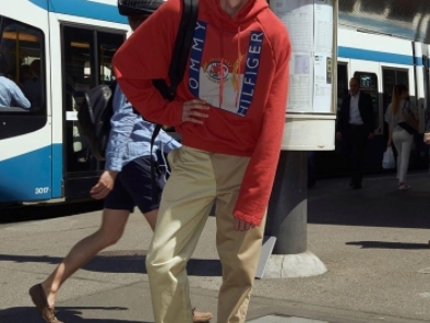 Vetements 標誌性 Oversized 衛衣今秋回歸？托賴 Tommy Hilfiger 正式宣布展開聯乘計劃