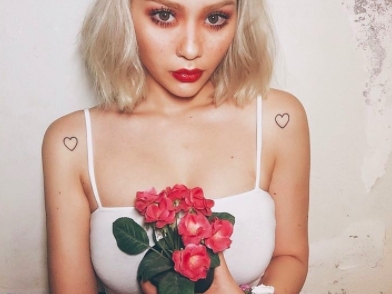〔色女〕誰說全身名牌才夠潮？超辣「中法混血潮模Lea」穿出小眾牌也能一樣Chill！