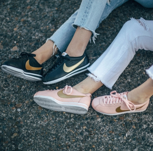 大熱鞋款 Nike Cortez 推出全新配色：粉紅配金是女生看到也會心心眼吧？
