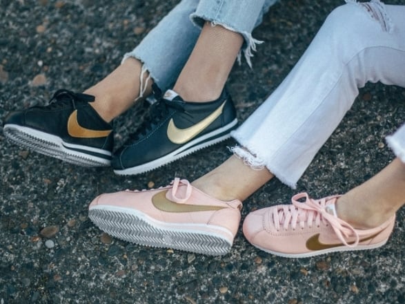 大熱鞋款 Nike Cortez 推出全新配色：粉紅配金是女生看到也會心心眼吧？