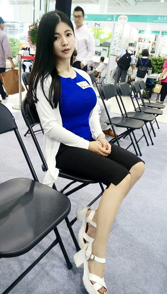 【野生抓正妹❤】買鹹酥雞驚見「超兇美女」!鄉民:極品天菜 正妹身分大起底